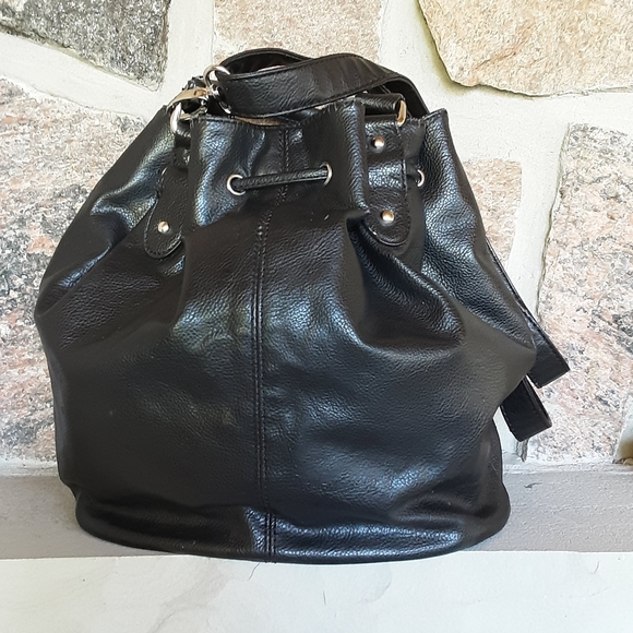 LE chateau bucket bag - Picture 2 of 9
